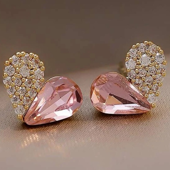 NWT Romantic Pink Heart and Rhinestone Stud Earrings - Picture 2 of 5